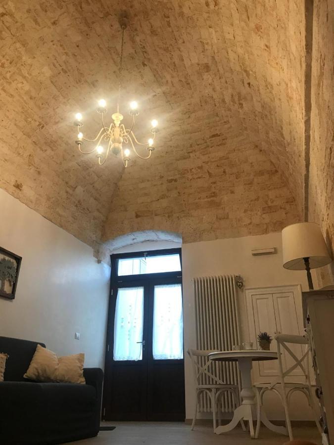 Bed and Breakfast Nido Di Pietra-Dimora In Centro Альберобелло Екстер'єр фото