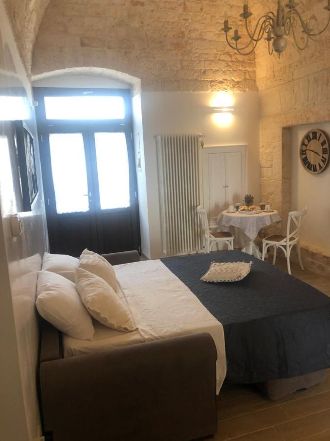 Bed and Breakfast Nido Di Pietra-Dimora In Centro Альберобелло Екстер'єр фото