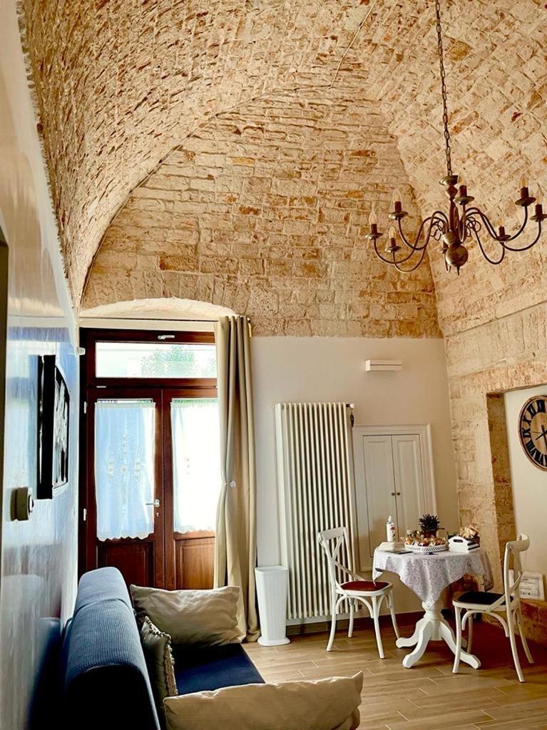 Bed and Breakfast Nido Di Pietra-Dimora In Centro Альберобелло Екстер'єр фото